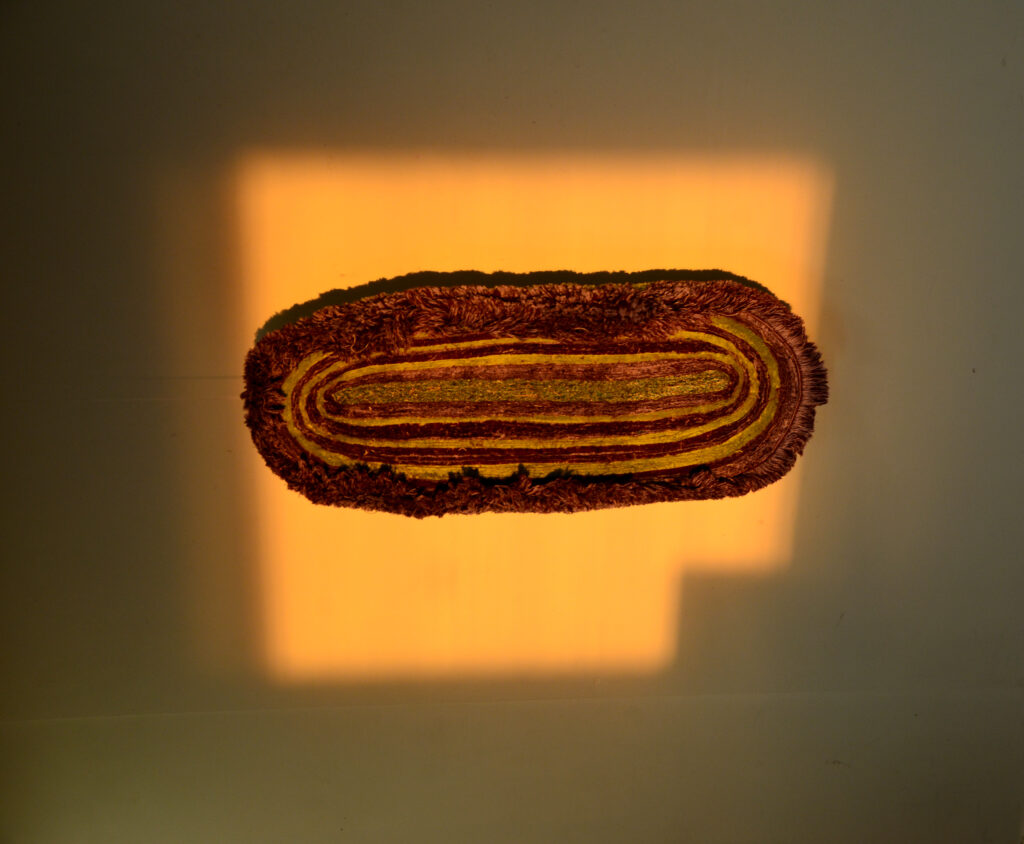 « Lisière, ma belle lisière » Cotton and wool, variable dimensions, 2020.